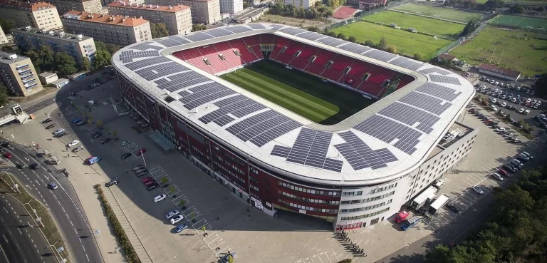 FVE na střeše stadionu Eden Arena v Praze - reference